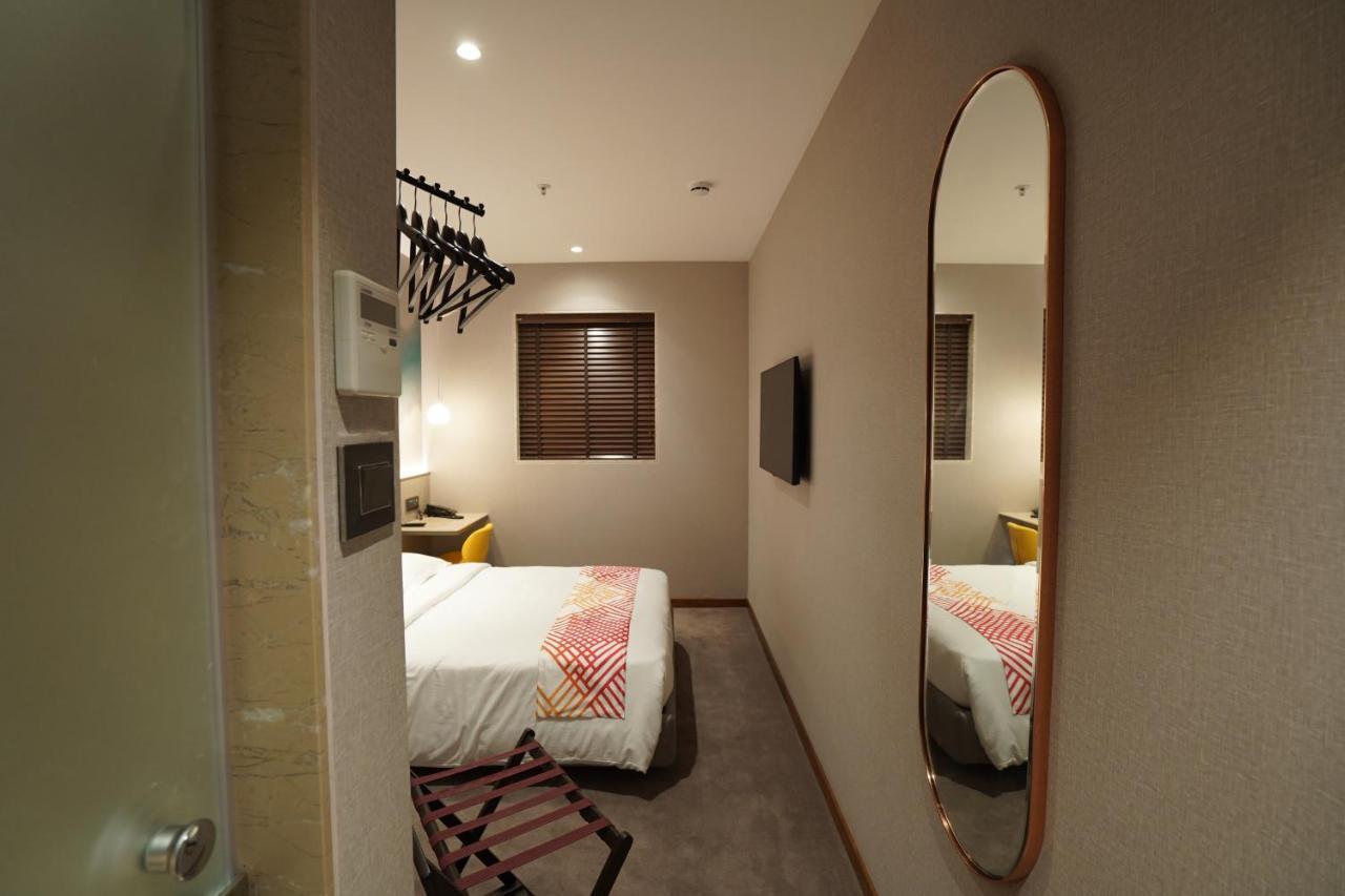 Ginger Mumbai, Goregaon Екстериор снимка